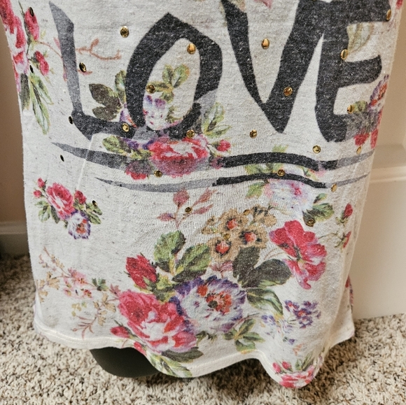 Daytrip Live to Love Floral Scoop Neck T-shirt - Picture 4 of 13